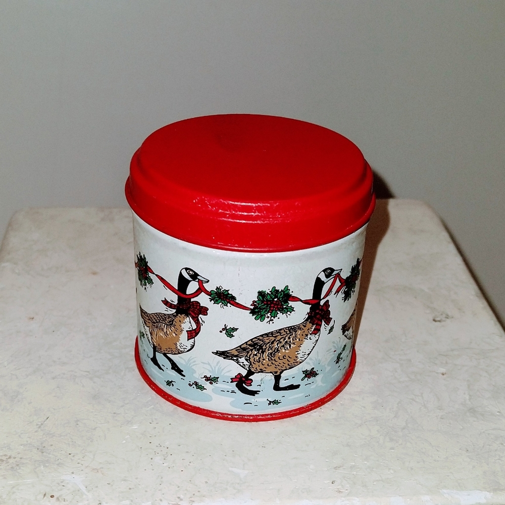 Vintage Potpourri Press Metal Tin Candle Geese Christmas New